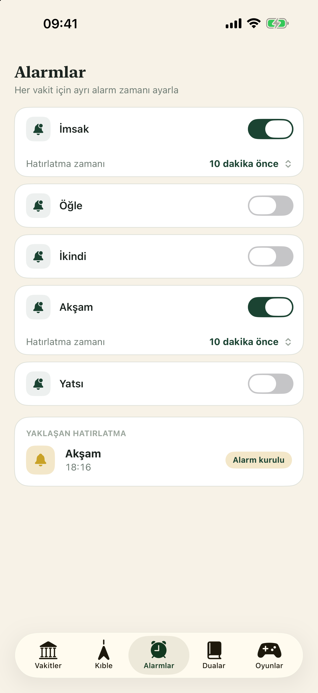 A reminder setup showing alerts ten minutes before selected prayers.